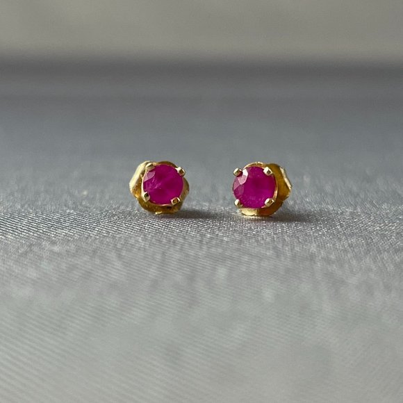 Ruby Earring - Tiny Studs Set in Gold - Picture 1 of 3